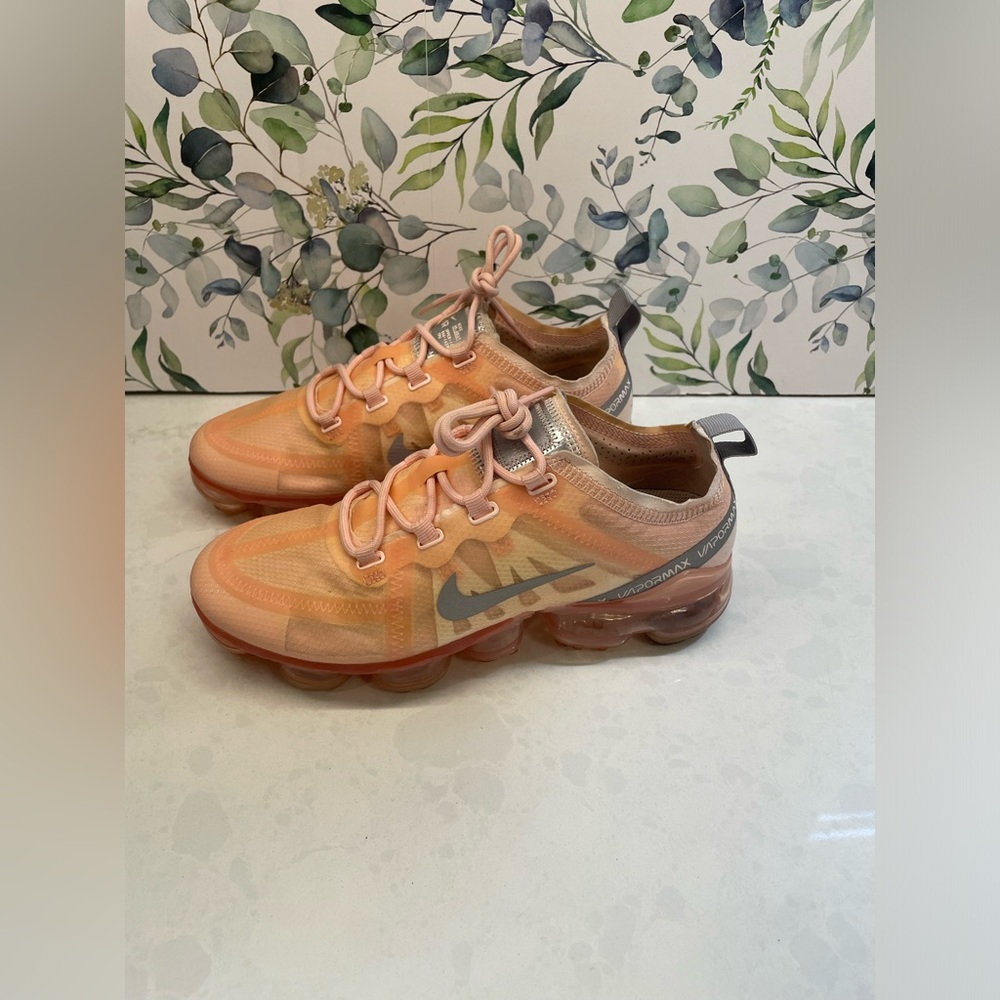Women's Nike‎ Air Vapor Max Size 7.